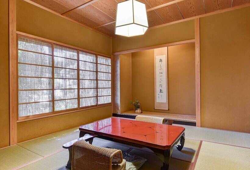 סוויטה, Yamatoya Besso