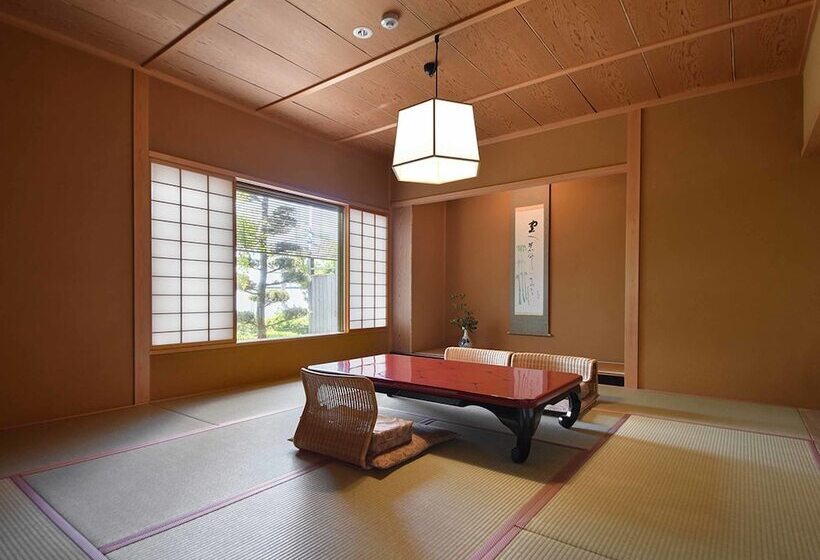 סוויטה, Yamatoya Besso