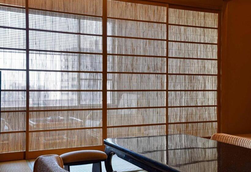 סוויטת ג'וניור, Yamatoya Besso