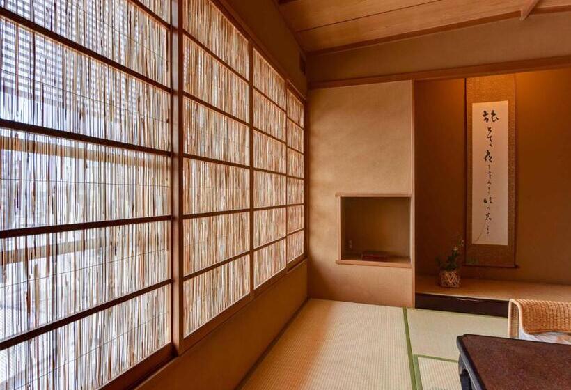 חדר סטנדרט לארבעה, Yamatoya Besso