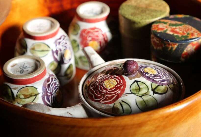 جناح, Yamatoya Besso