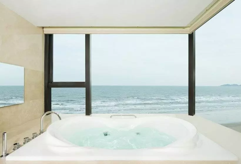 プレジデントスイートルーム, Sheraton Yantai Golden Beach Resort