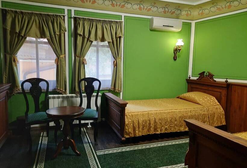 اتاق استاندارد, Family Hotel At Renaissance Square