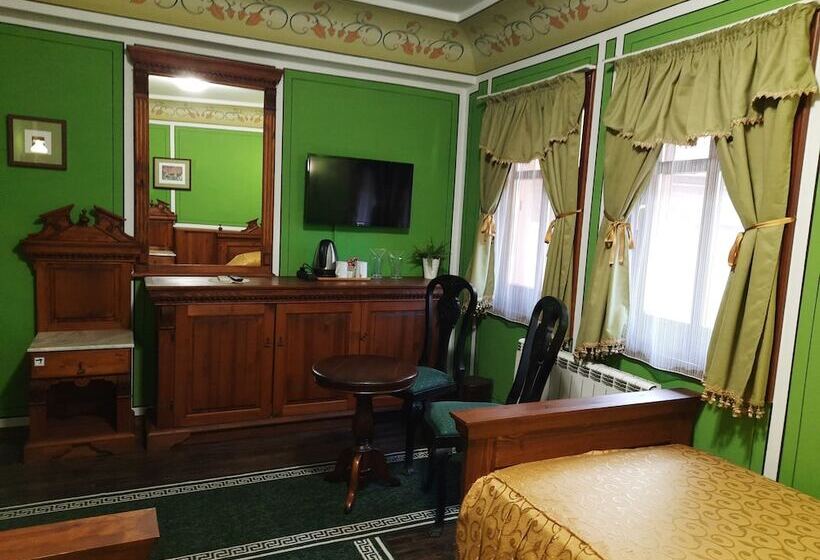 스탠다드 룸, Family Hotel At Renaissance Square