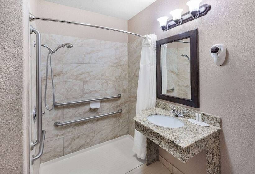 Люкс Адаптированный для Инвалидов, Baymont By Wyndham Cuero