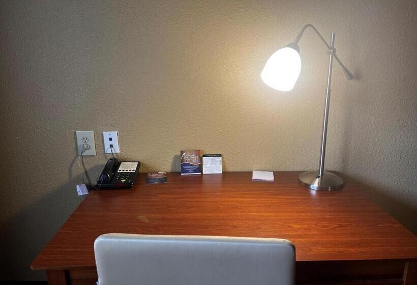 Люкс Кровать Кинг, Baymont By Wyndham Cuero