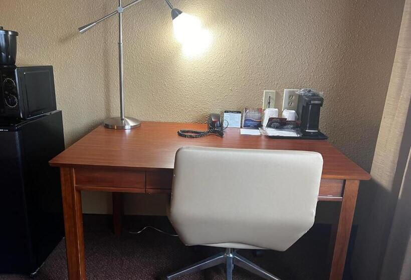 Люкс Адаптированный для Инвалидов, Baymont By Wyndham Cuero