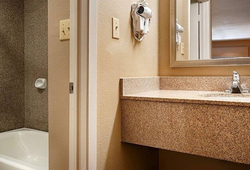 Номер Стандарт, Best Western Cedar Inn