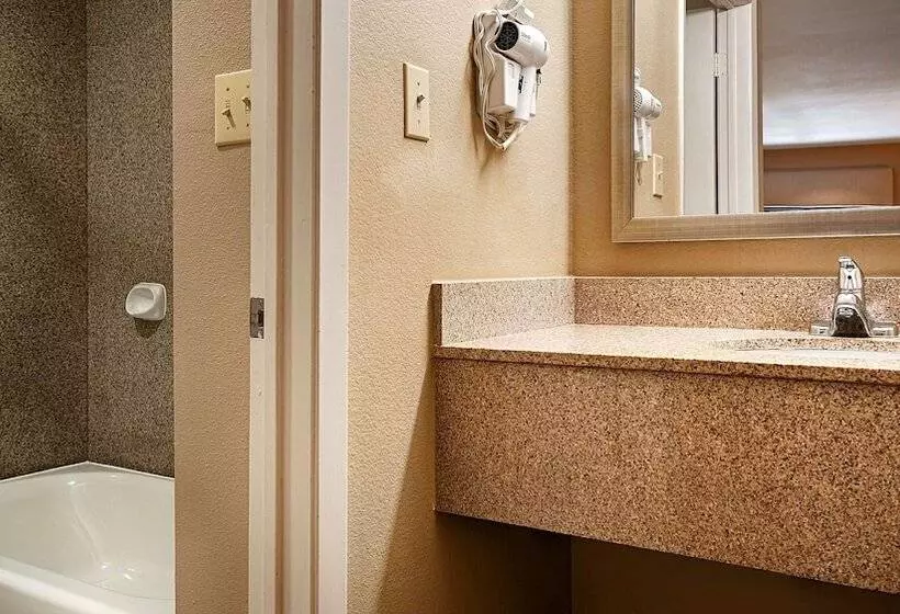 スタンダードルーム, Best Western Cedar Inn