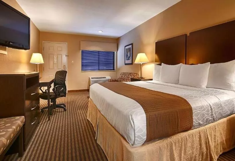キングサイズベッドのスタンダードルーム, Best Western Cedar Inn