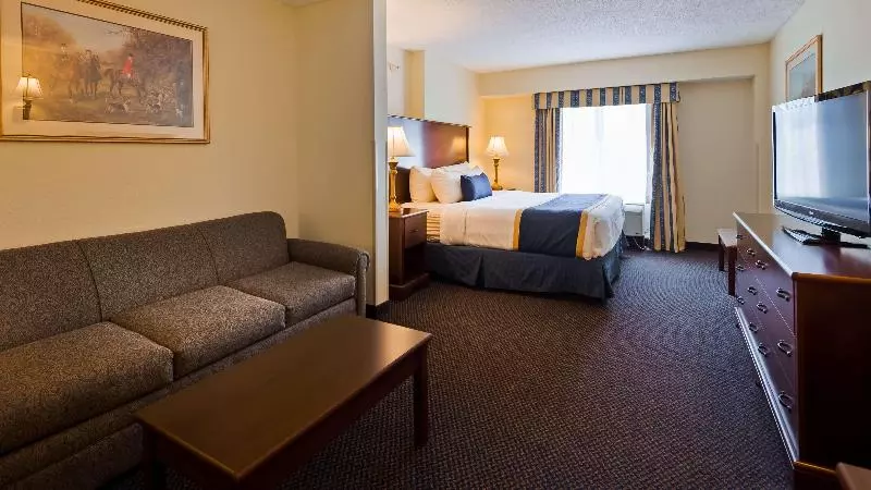 キングサイズベッドのスイートルーム, Best Western Plus Crossroads Inn & Suites