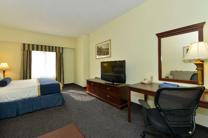 스위트 킹사이즈 침대, Best Western Plus Crossroads Inn & Suites
