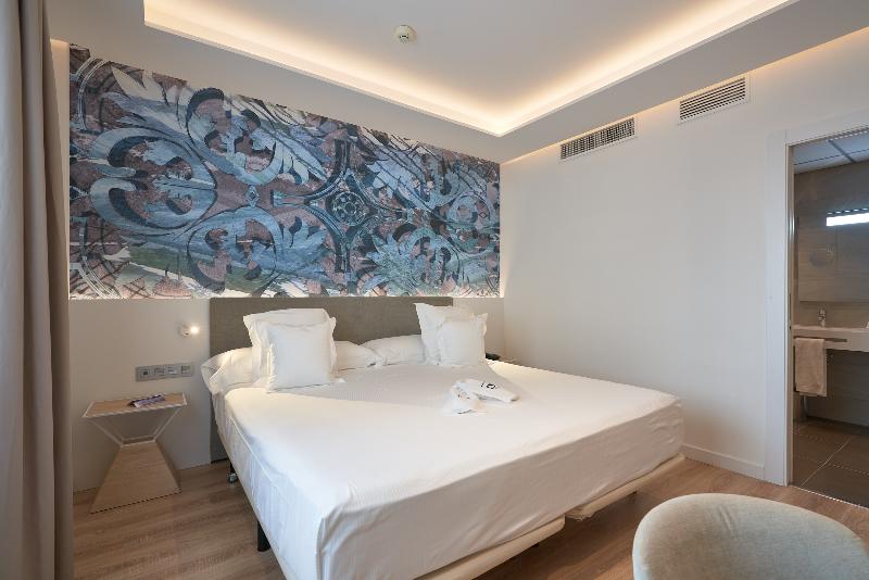 جناح لذوى الاحتياجات الخاصة, Holiday Inn Express Conway, An Ihg