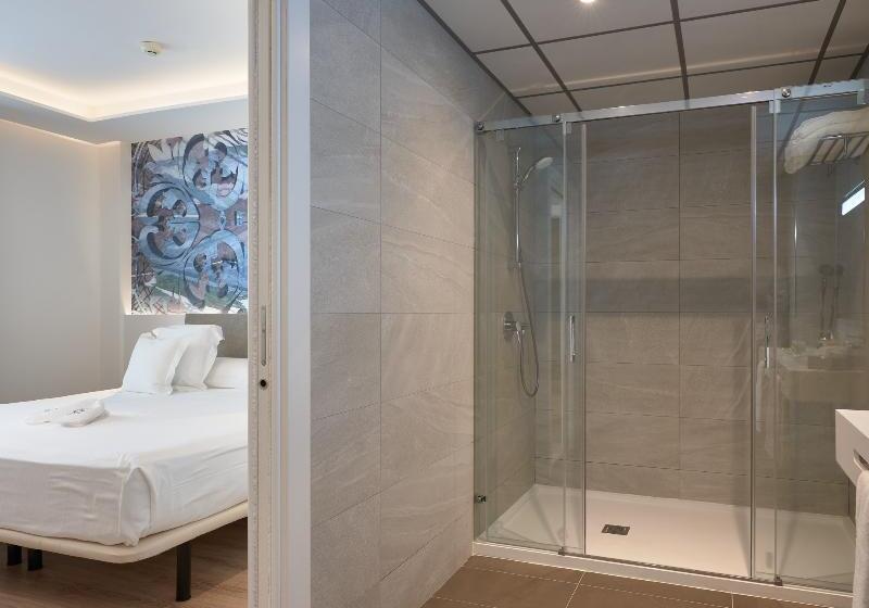 جناح لذوى الاحتياجات الخاصة, Holiday Inn Express Conway, An Ihg