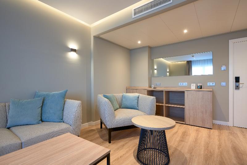 جناح لذوى الاحتياجات الخاصة, Holiday Inn Express Conway, An Ihg