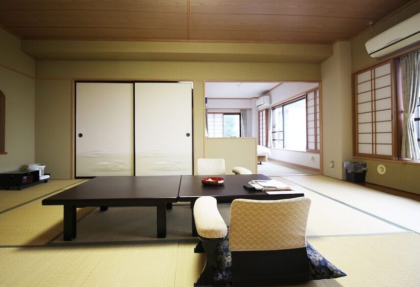 חדר משפחתי, Taiko