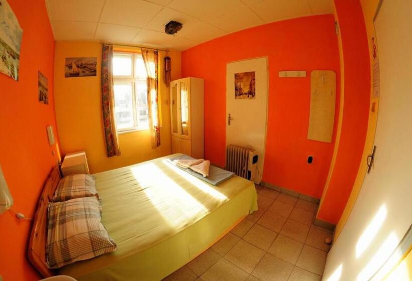 스탠다드 싱글 룸 공동욕실, Yo Ho Hostel