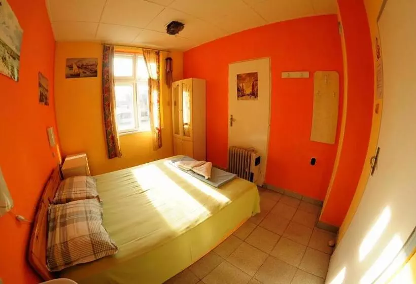 バスルーム共有のシングルスタンダード, Yo Ho Hostel
