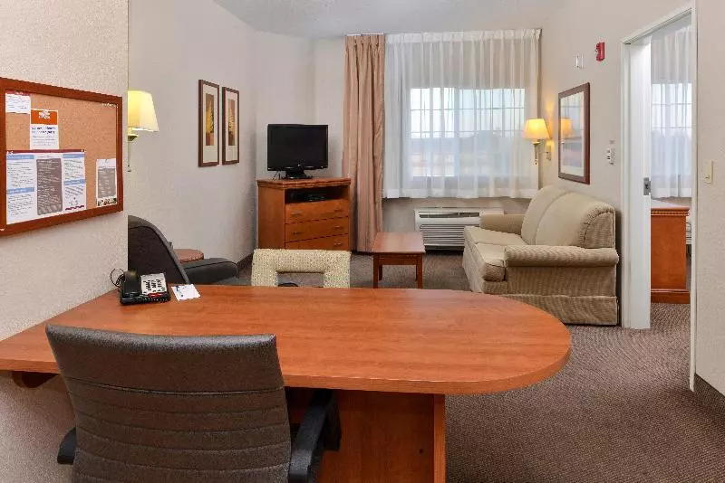 キングサイズベッドのスイートルーム, Candlewood Suites Turlock, An Ihg