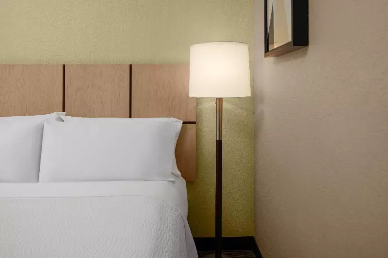 キングサイドベッドのスタンダードワンルーム, Candlewood Suites Turlock, An Ihg