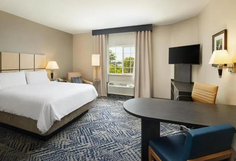 استودیوی استاندارد, Candlewood Suites Charleston Northwoods, An Ihg