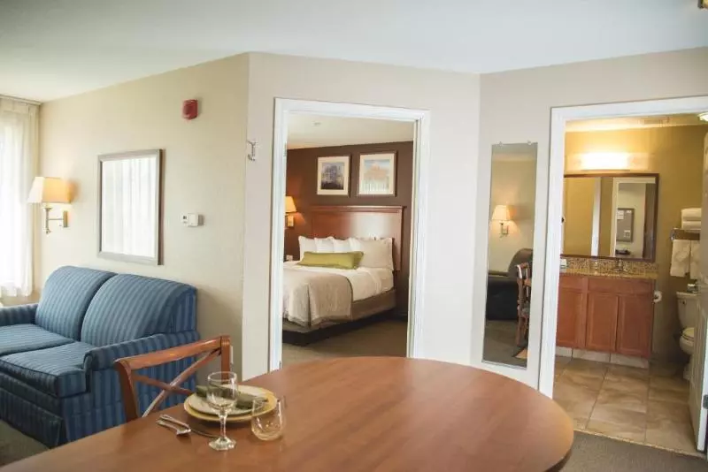キングサイズベッドのスイートルーム, Candlewood Suites Loveland, An Ihg