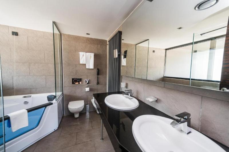 غرفة سوبيريور, Europe