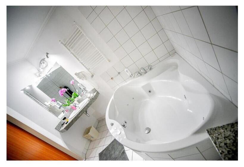 １ベッドルームアパートメント, Fenix