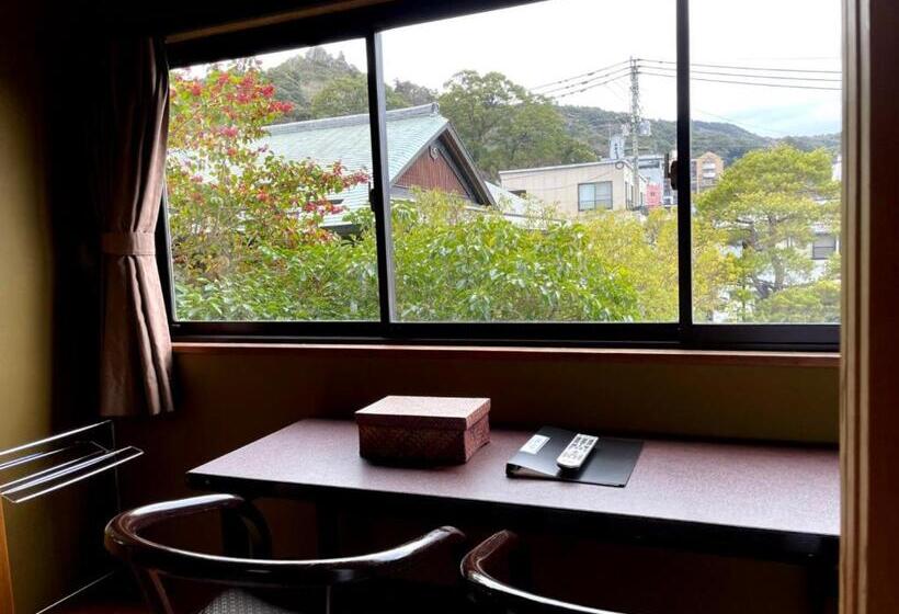 غرفة قياسية حمام مشترك, Kyotoya