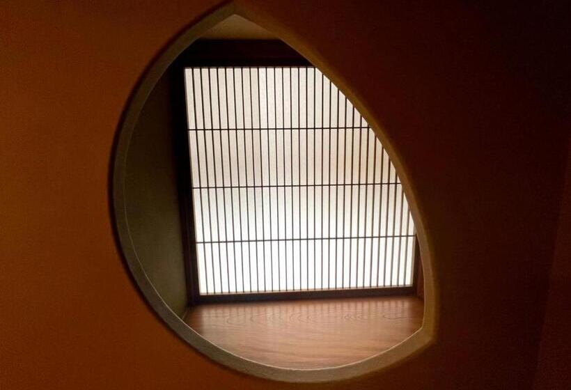 غرفة قياسية حمام مشترك, Kyotoya