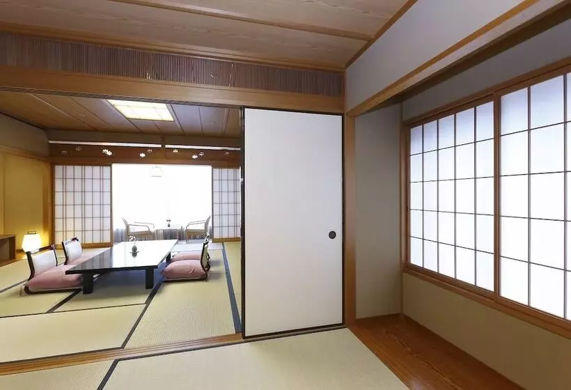 デラックスルーム, Wakamizu
