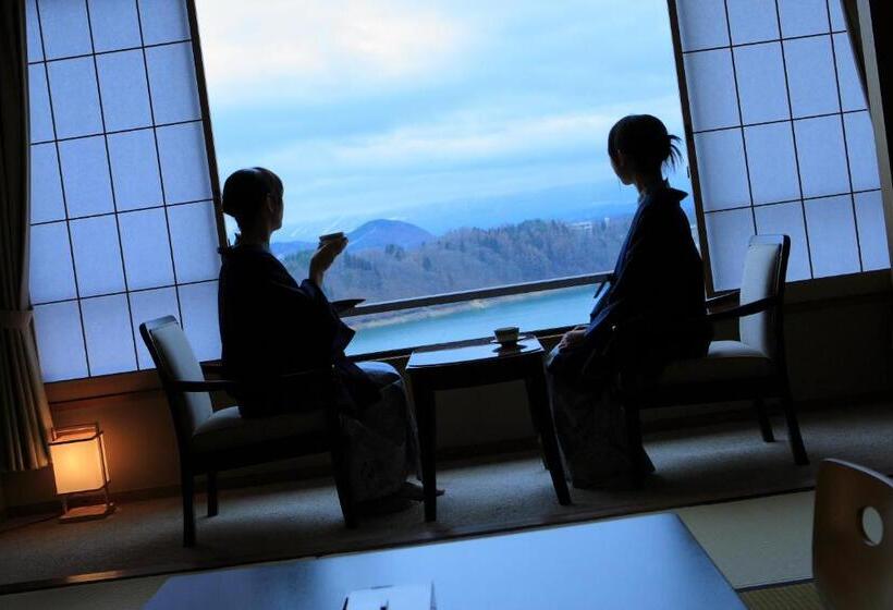 חדר סטנדרט נוף לאגם, Shion