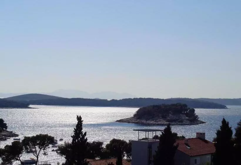 آپارتمان 2 خوابه با چشم‌انداز دریا, Hostel Villa Zorana