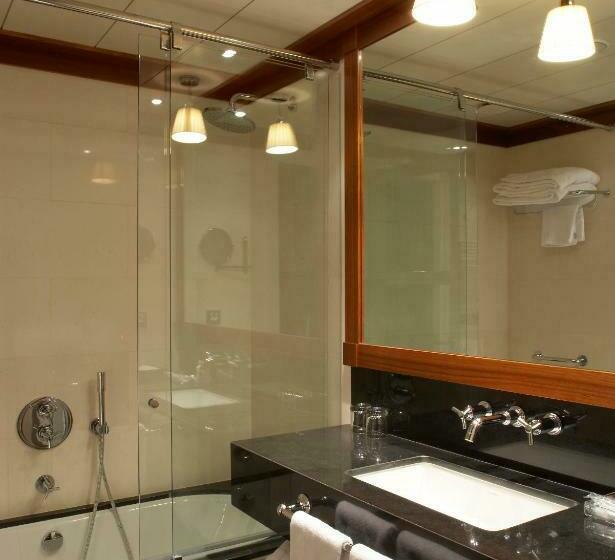 اتاق پرستیژ, 1898