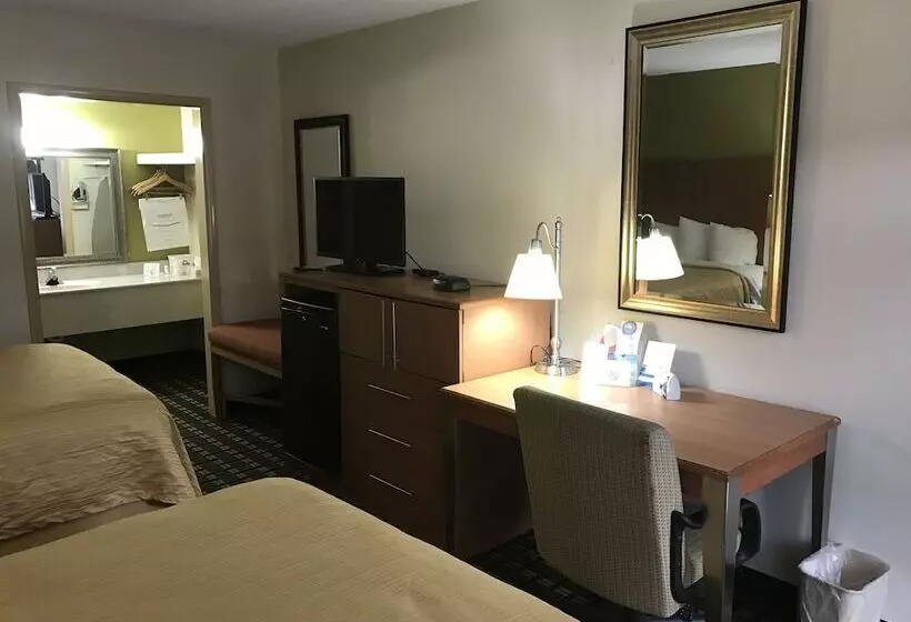 ２ダブルベッドのスタンダードルーム, Days Inn & Conf Center By Wyndham Southern Pines Pinehurst