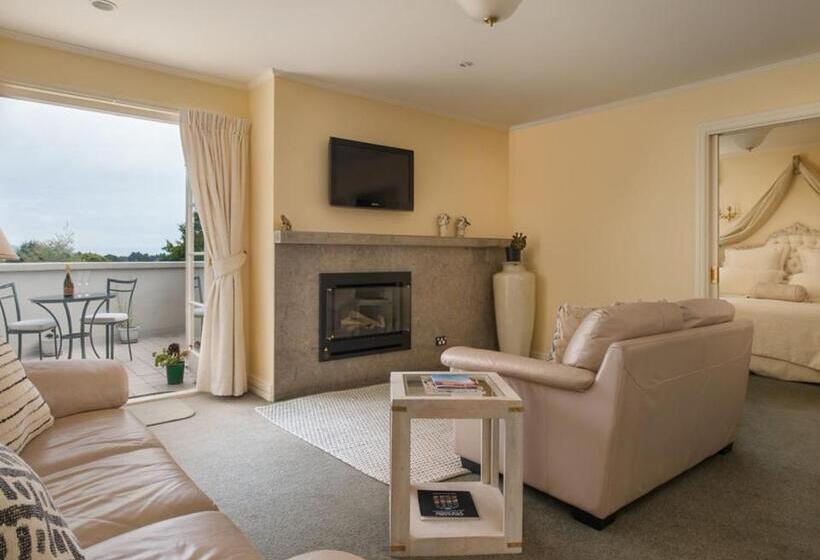 سوئیت پریمیوم, Greenmantle Estate