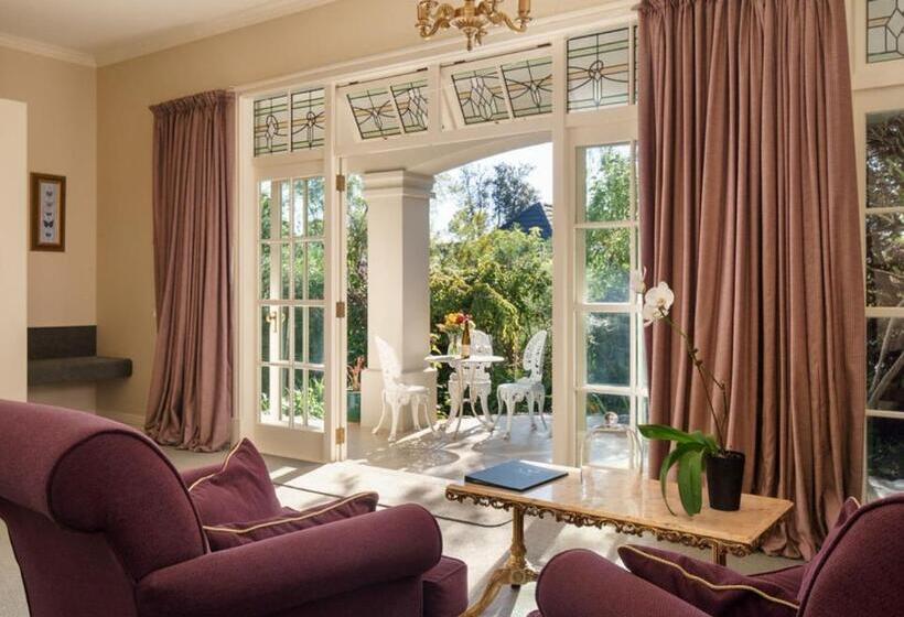 سوئیت پریمیوم, Greenmantle Estate