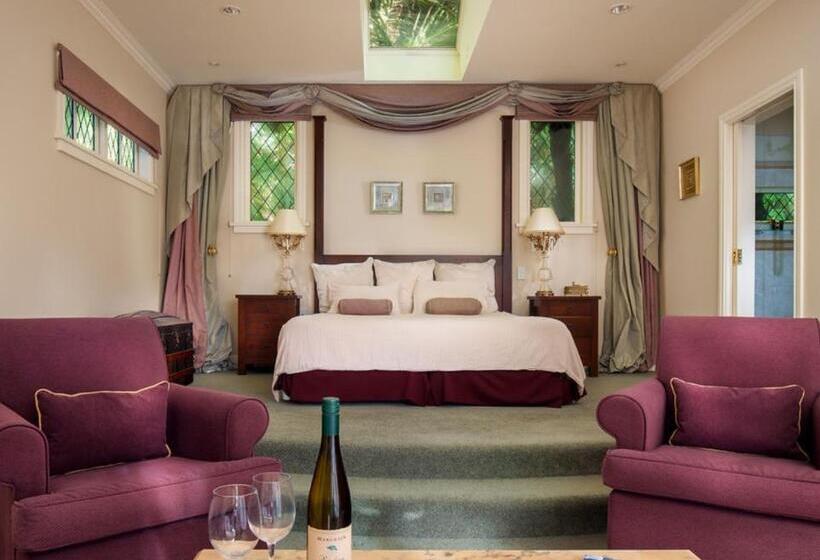 سوئیت پریمیوم, Greenmantle Estate