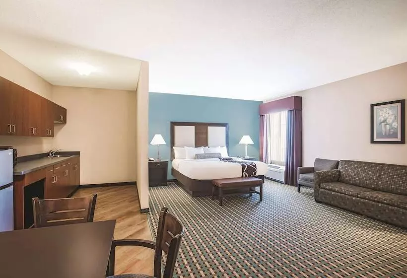 景色の見えるスイートルーム, La Quinta Inn & Suites By Wyndham Stonington Mystic Area