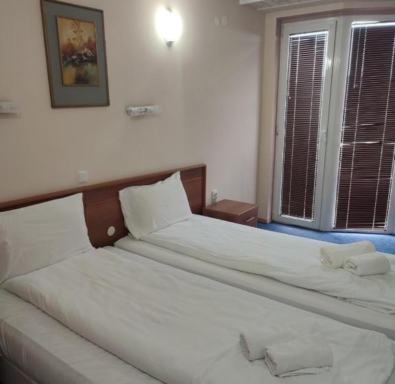 استودیوی استاندارد, Montana Palace