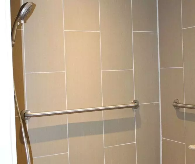 2ダブルベッドのスタンダードルーム, Quality Inn & Suites Nj State Capital Area
