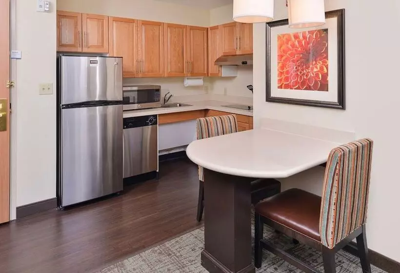 スタンダードスタジオ, Staybridge Suites O Fallon Chesterfield, An Ihg