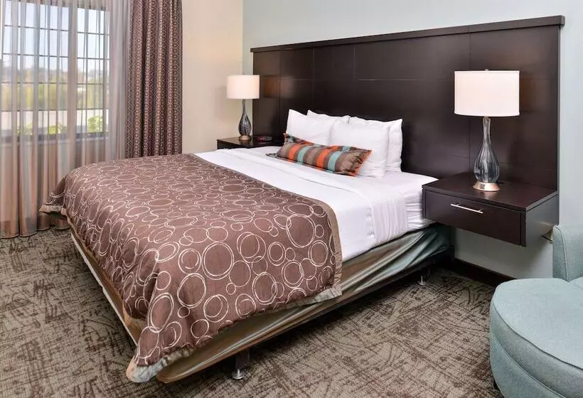 キングサイズベッドのスイートルーム, Staybridge Suites O Fallon Chesterfield, An Ihg
