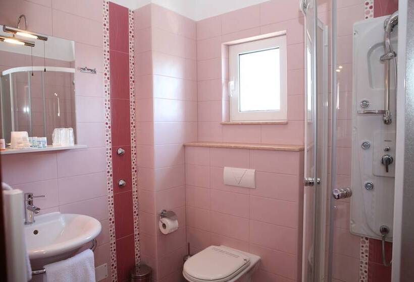 חדר קלאסי, Villa Mediterana