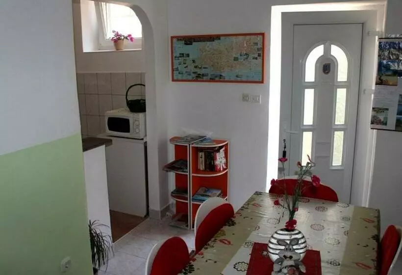 Habitació Estàndard, Guest House With Garden   Zuvan