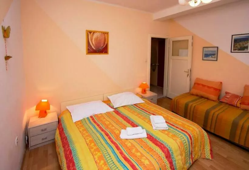 Apartament 3 Dormitoris, Guest House With Garden   Zuvan