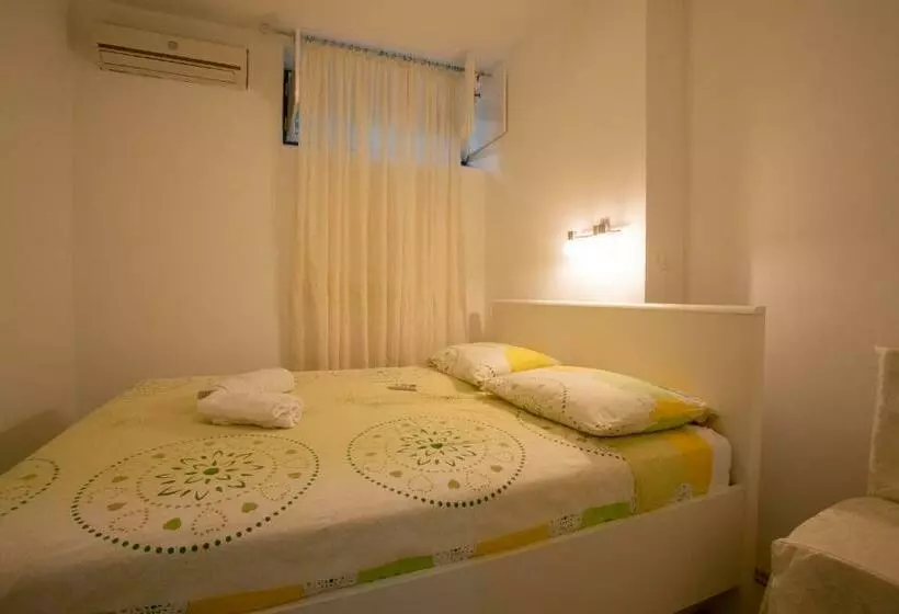 Apartament 3 Dormitoris, Guest House With Garden   Zuvan