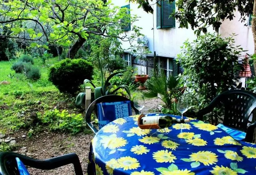 Habitació Estàndard, Guest House With Garden   Zuvan