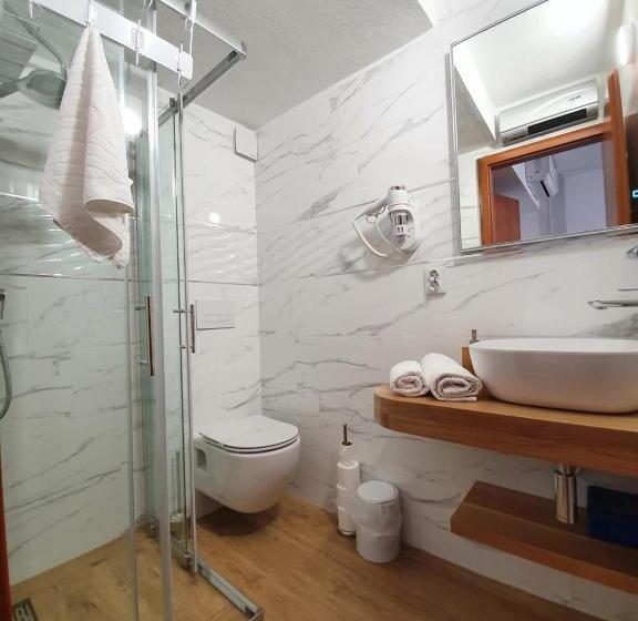 غرفة قياسية, Villa Ivanka