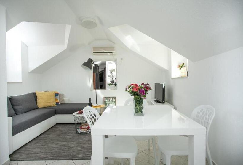 شقة غرفة واحدة, Villa Ivanka